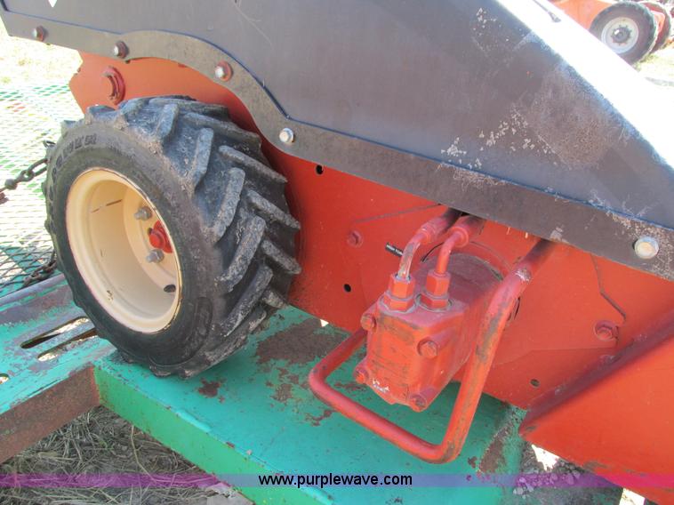 image for item AY9737 2007 Ditch Witch 1330 trencher