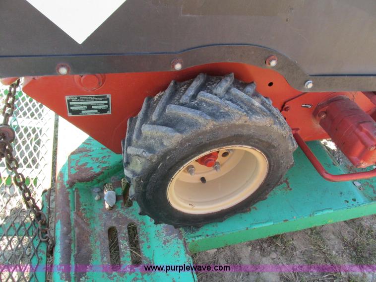 image for item AY9737 2007 Ditch Witch 1330 trencher