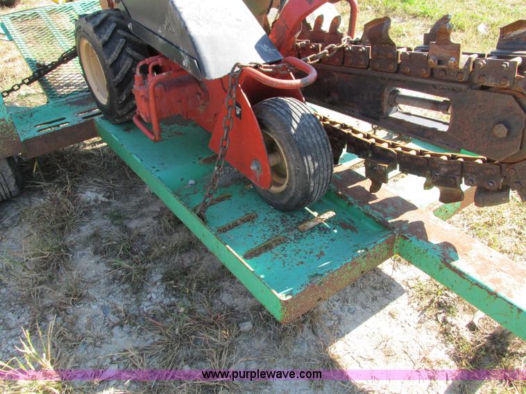 image for item AY9737 2007 Ditch Witch 1330 trencher