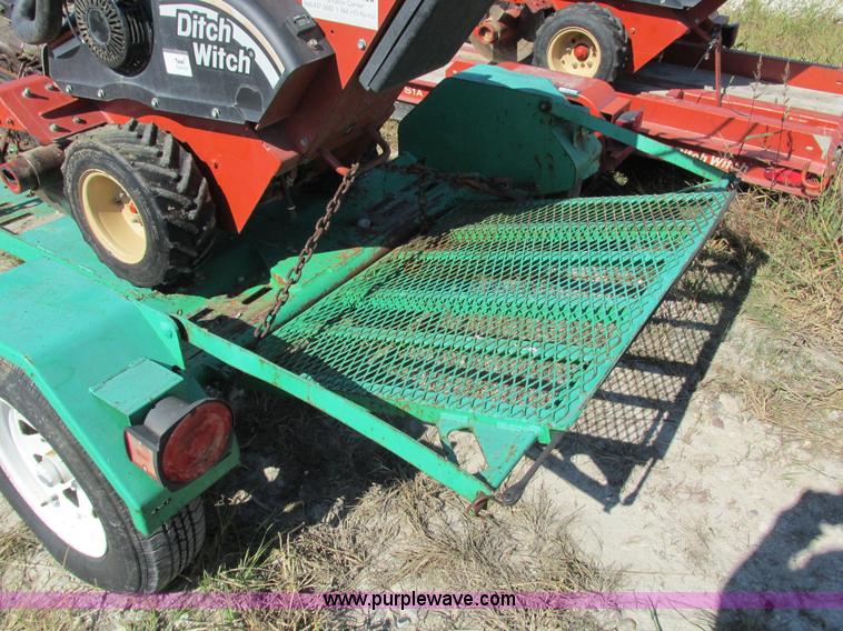 image for item AY9737 2007 Ditch Witch 1330 trencher