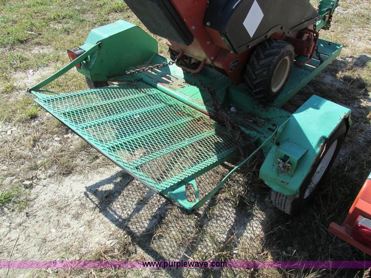 image for item AY9737 2007 Ditch Witch 1330 trencher