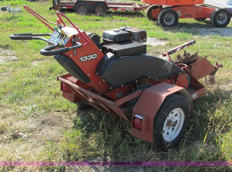 image for item AY9738 2007 Ditch Witch 1330 trencher