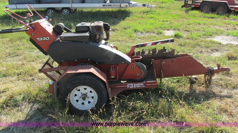 image for item AY9738 2007 Ditch Witch 1330 trencher