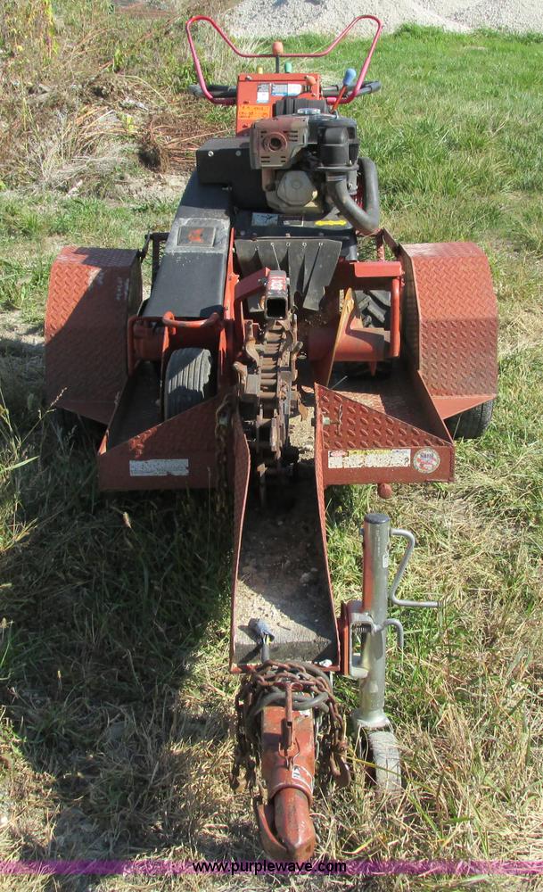 image for item AY9738 2007 Ditch Witch 1330 trencher