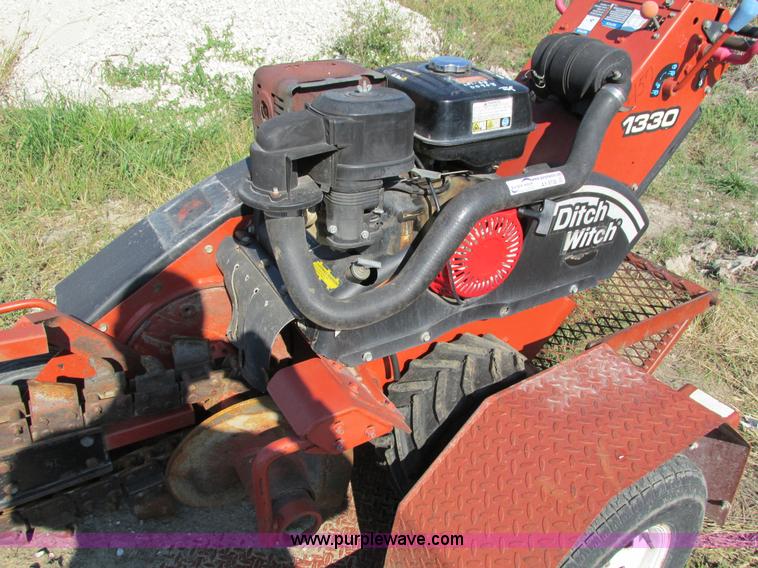 image for item AY9738 2007 Ditch Witch 1330 trencher