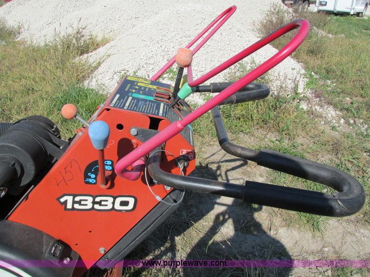 image for item AY9738 2007 Ditch Witch 1330 trencher
