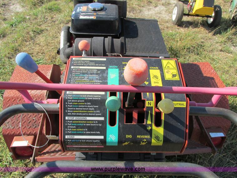 image for item AY9738 2007 Ditch Witch 1330 trencher