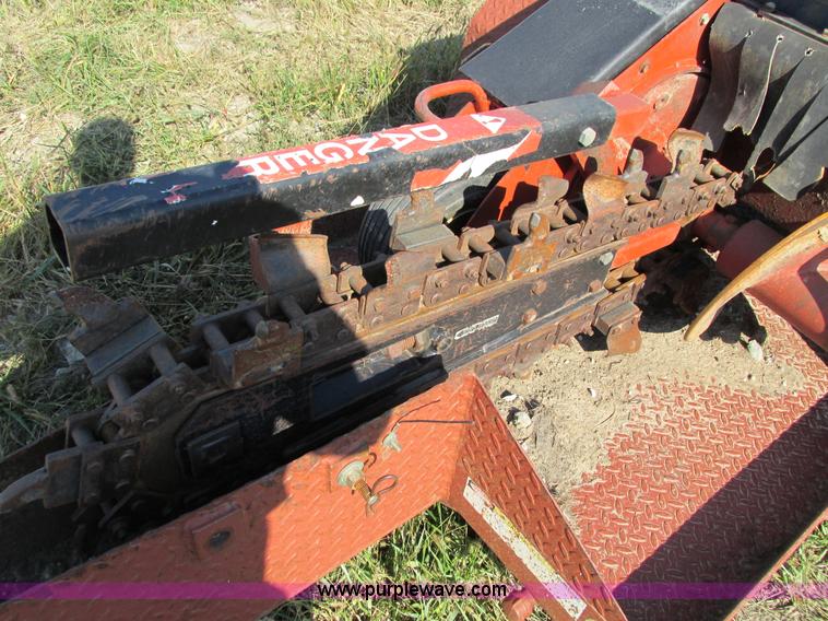 image for item AY9738 2007 Ditch Witch 1330 trencher