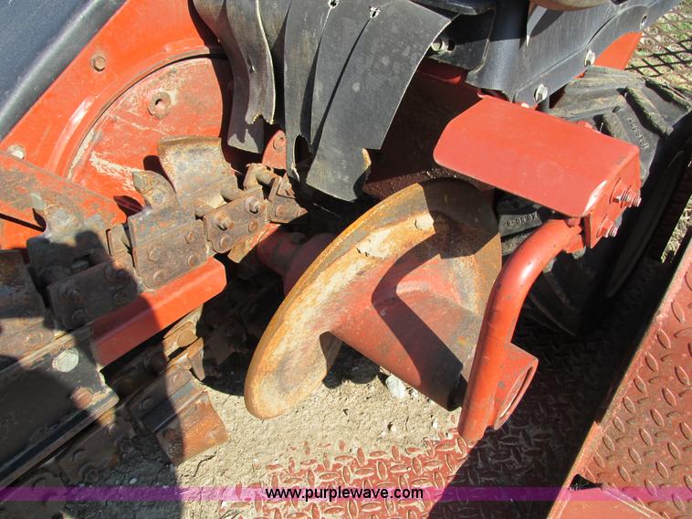 image for item AY9738 2007 Ditch Witch 1330 trencher