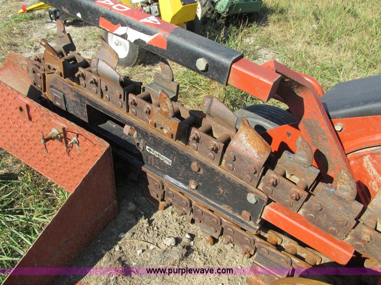 image for item AY9738 2007 Ditch Witch 1330 trencher