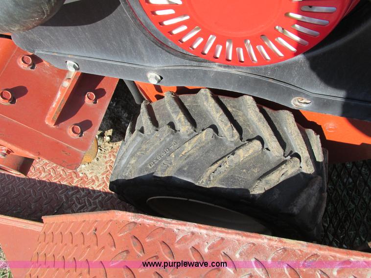 image for item AY9738 2007 Ditch Witch 1330 trencher