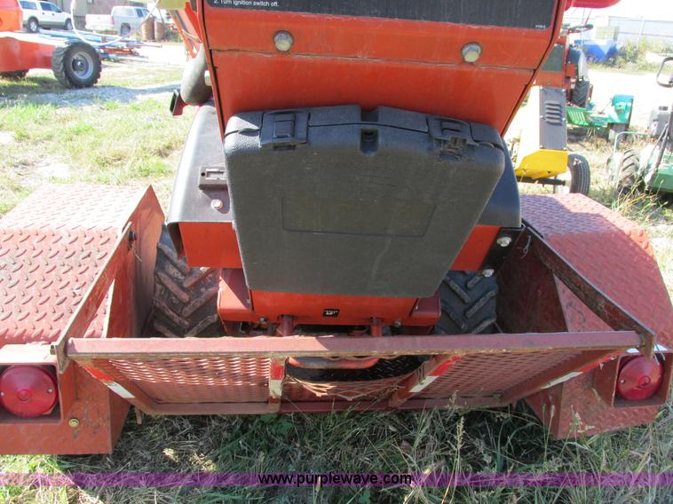 image for item AY9738 2007 Ditch Witch 1330 trencher