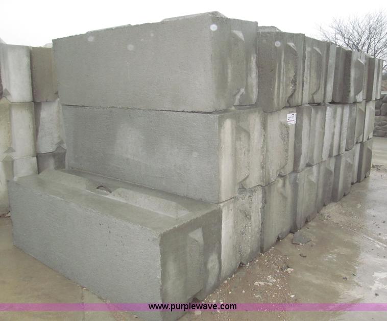 image for item C1506 (16) Concrete bunker blocks