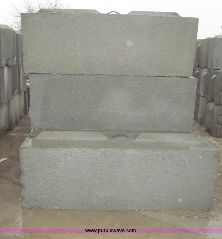 image for item C1506 (16) Concrete bunker blocks