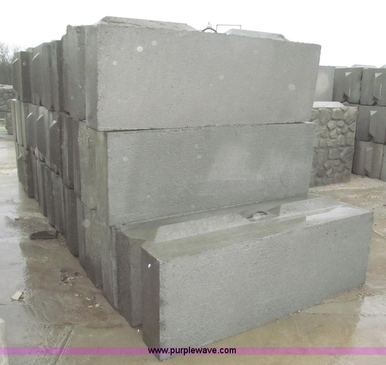 image for item C1506 (16) Concrete bunker blocks