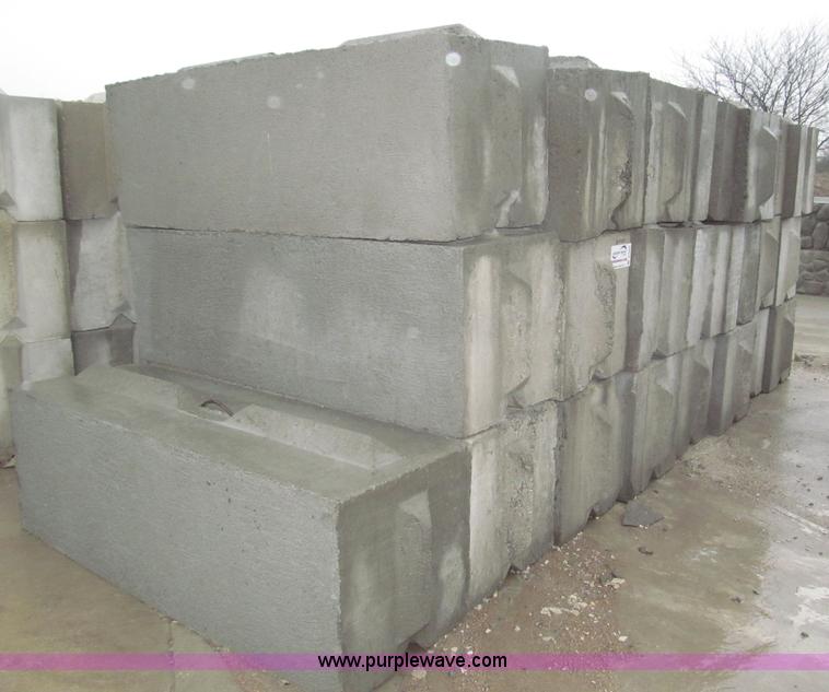 image for item C1508 (16) concrete bunker blocks