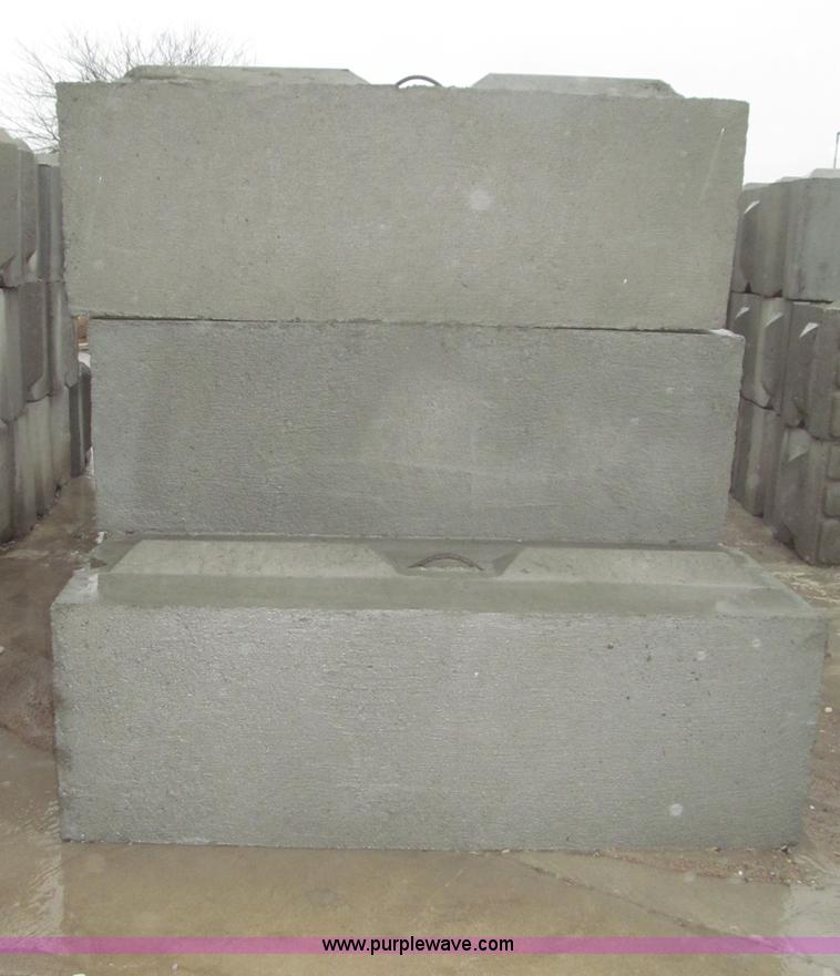 image for item C1508 (16) concrete bunker blocks