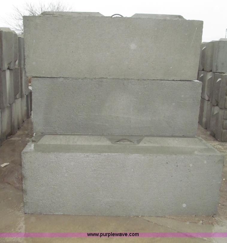 image for item C1509 (16) concrete bunker blocks