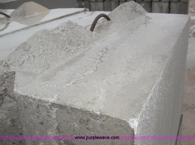 image for item C1510 (32) concrete bunker blocks