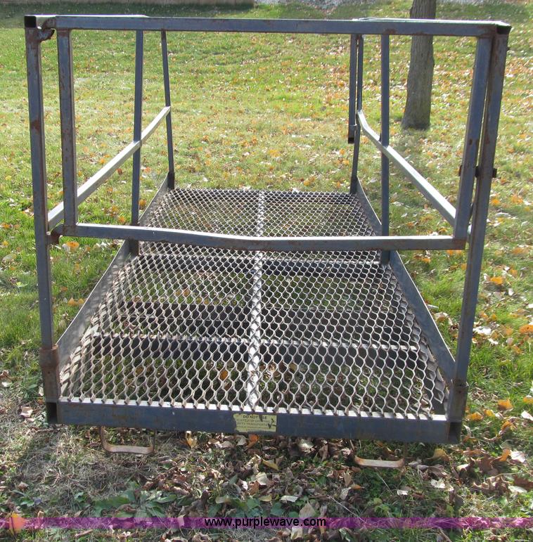 image for item E4619 Arrow 90WP48-116 personnel basket