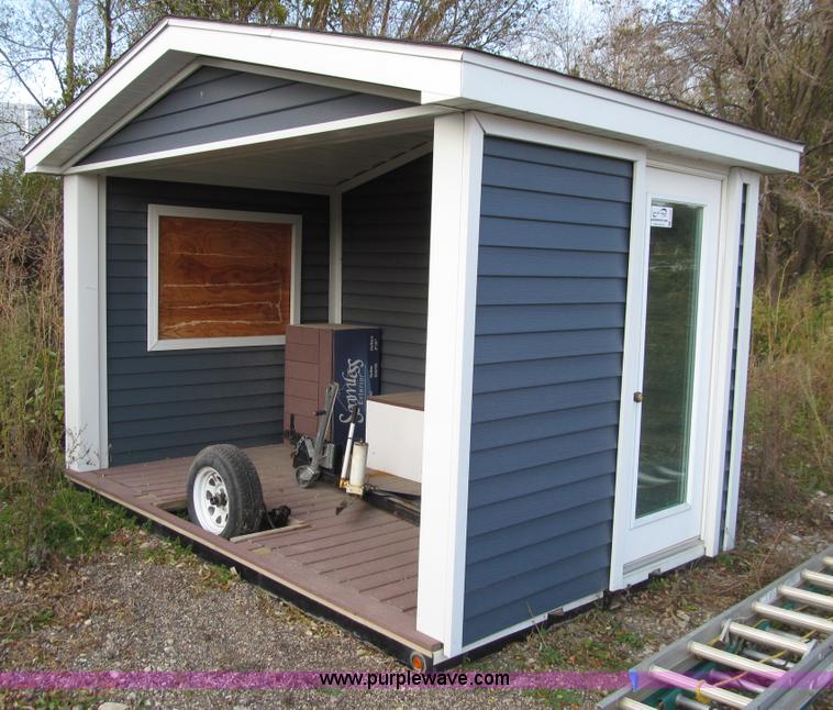 image for item E4620 2004 Shop built portable display trailer