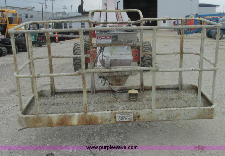 image for item E7338 2001 Snorkel TB60 boom lift
