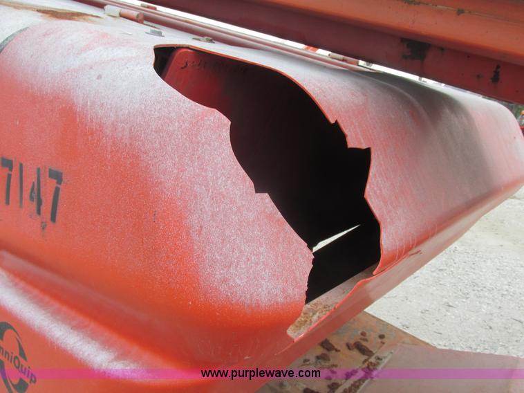 image for item E7338 2001 Snorkel TB60 boom lift