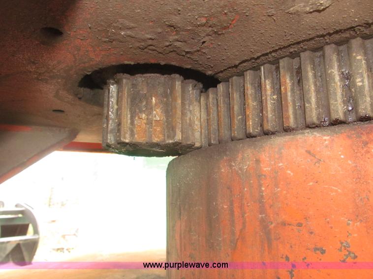 image for item E7338 2001 Snorkel TB60 boom lift