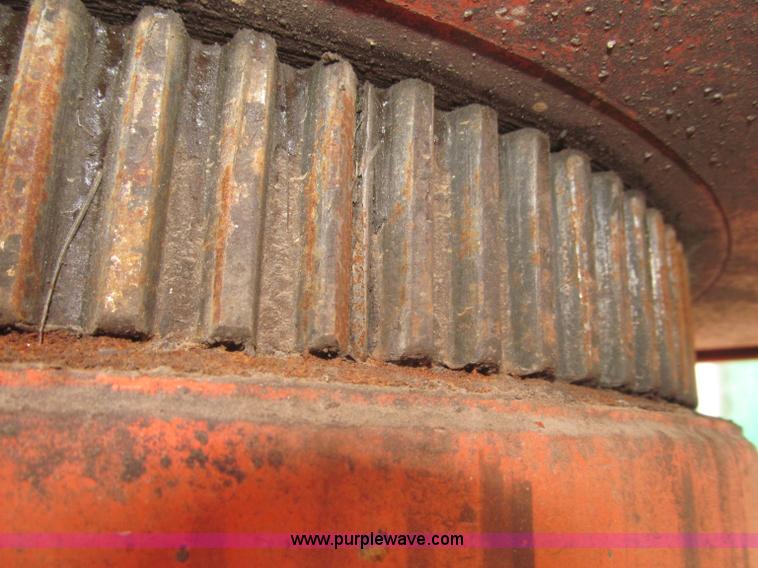 image for item E7338 2001 Snorkel TB60 boom lift