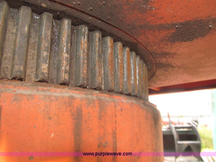 image for item E7338 2001 Snorkel TB60 boom lift