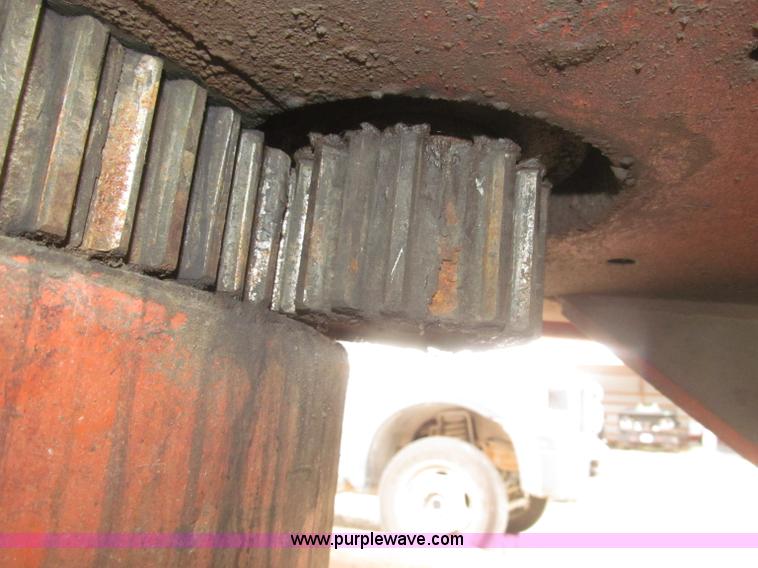 image for item E7338 2001 Snorkel TB60 boom lift