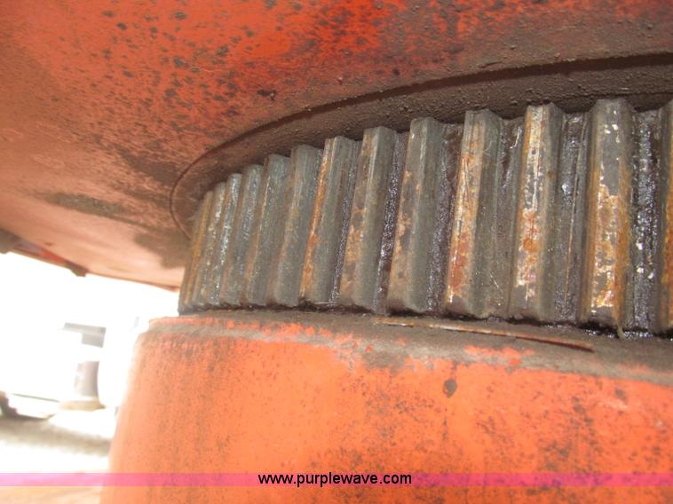 image for item E7338 2001 Snorkel TB60 boom lift