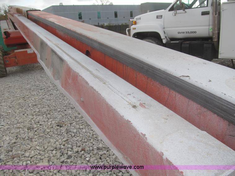 image for item E7338 2001 Snorkel TB60 boom lift