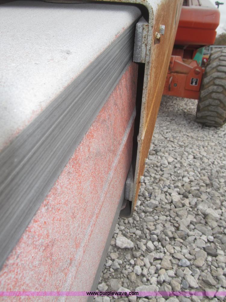 image for item E7338 2001 Snorkel TB60 boom lift