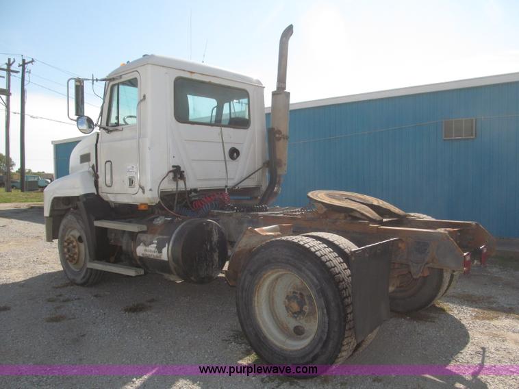 image for item F7149 1990 Mack CH612 semi truck