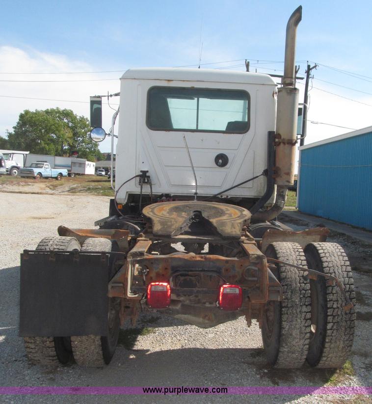image for item F7149 1990 Mack CH612 semi truck