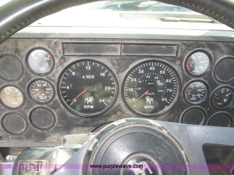 image for item F7149 1990 Mack CH612 semi truck