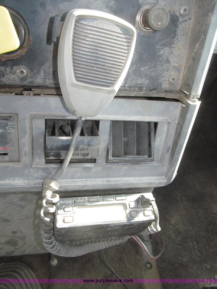 image for item F7149 1990 Mack CH612 semi truck