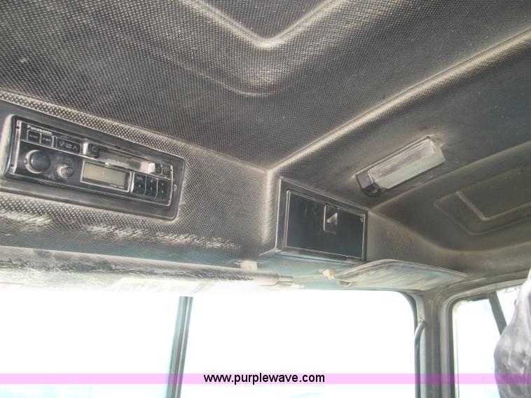 image for item F7149 1990 Mack CH612 semi truck