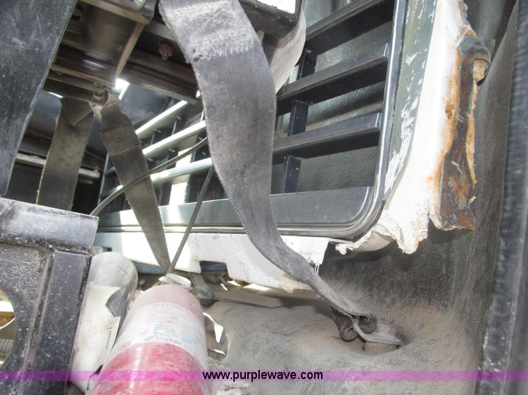 image for item F7149 1990 Mack CH612 semi truck