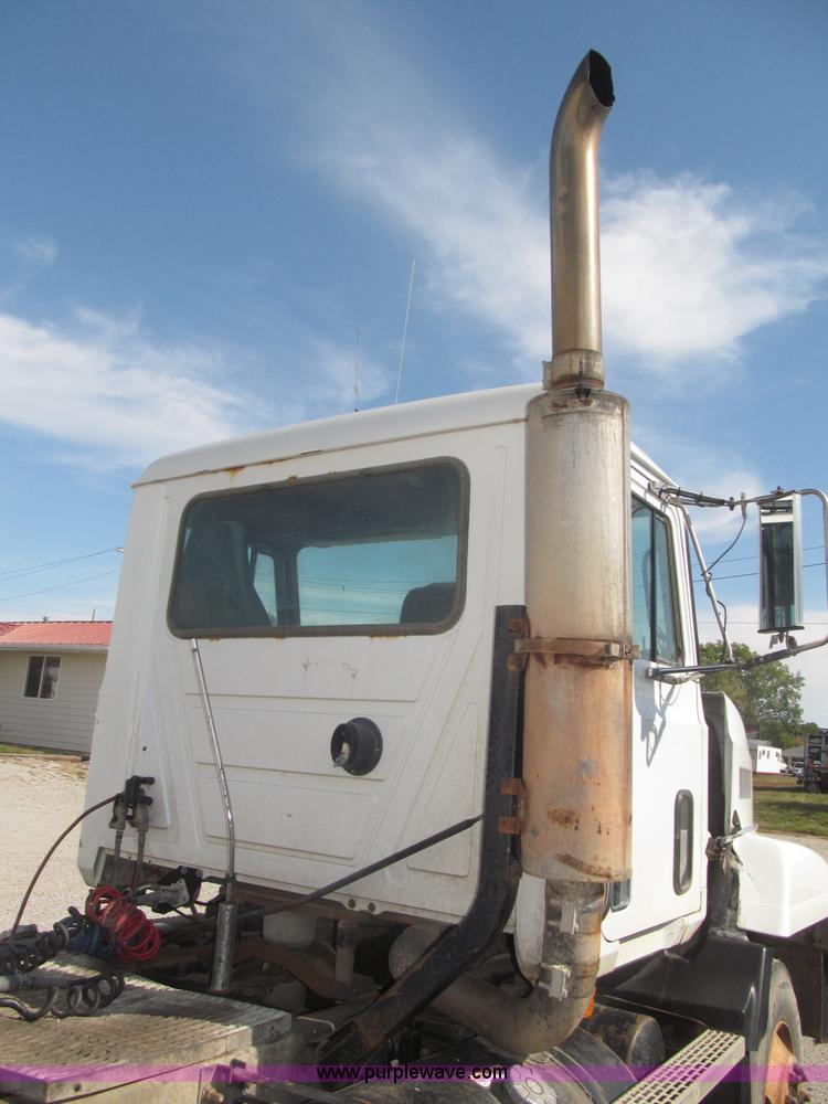 image for item F7149 1990 Mack CH612 semi truck