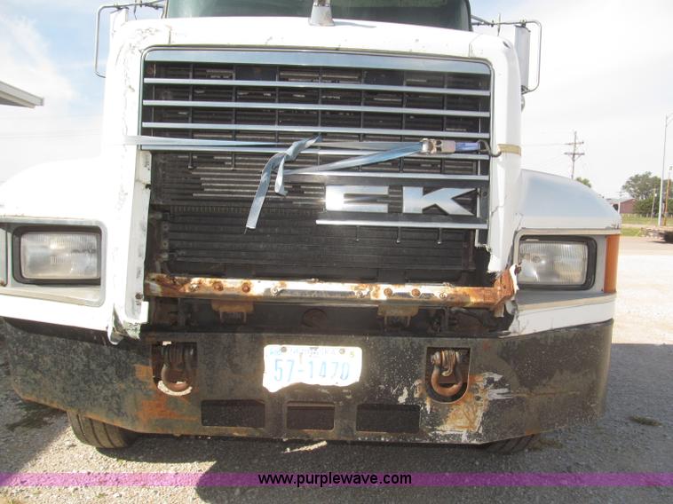 image for item F7149 1990 Mack CH612 semi truck