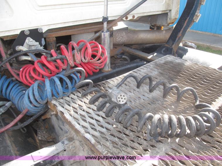 image for item F7149 1990 Mack CH612 semi truck