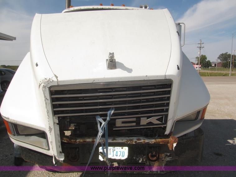 image for item F7149 1990 Mack CH612 semi truck