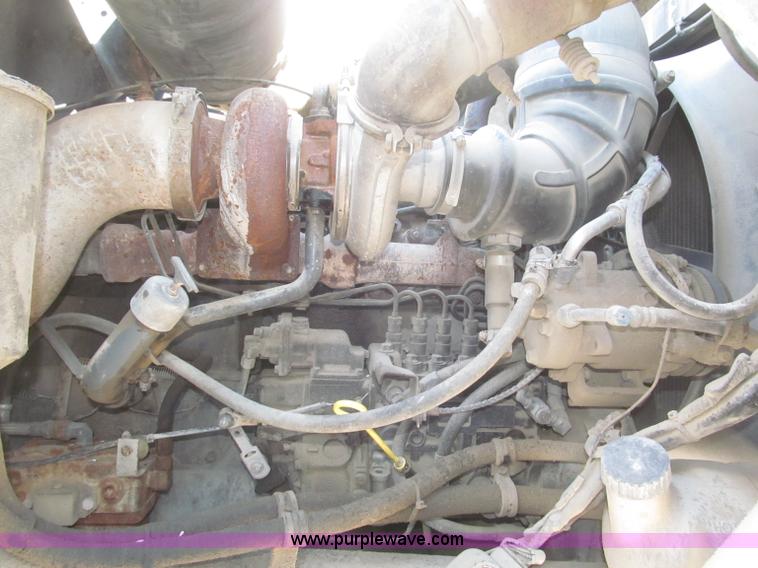 image for item F7149 1990 Mack CH612 semi truck