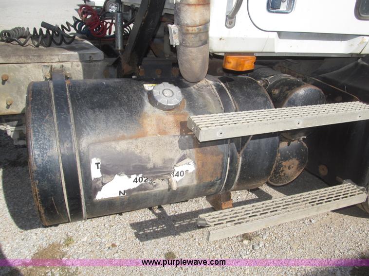 image for item F7149 1990 Mack CH612 semi truck