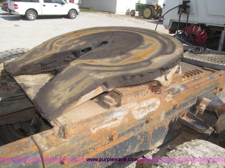 image for item F7149 1990 Mack CH612 semi truck