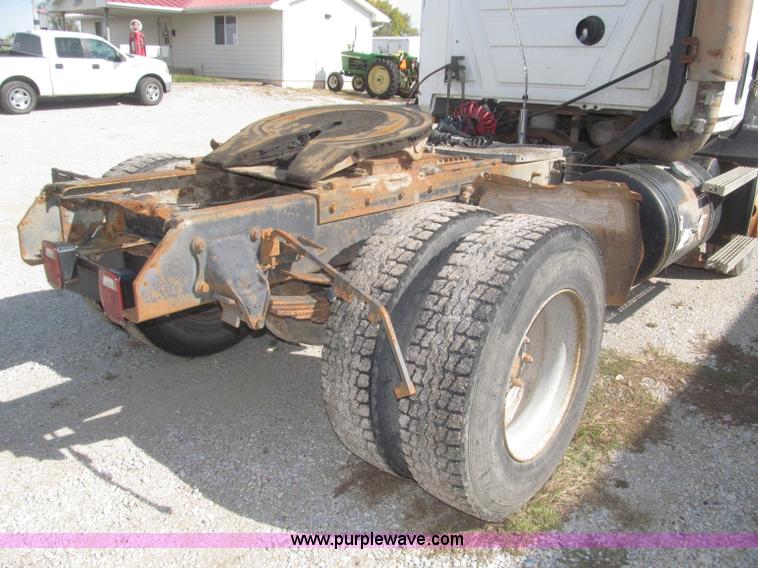 image for item F7149 1990 Mack CH612 semi truck