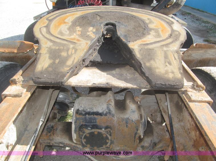 image for item F7149 1990 Mack CH612 semi truck