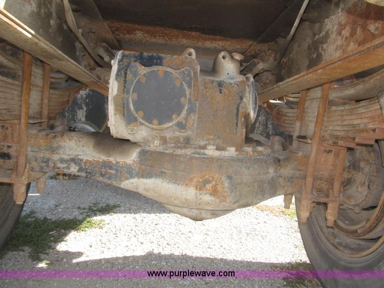 image for item F7149 1990 Mack CH612 semi truck